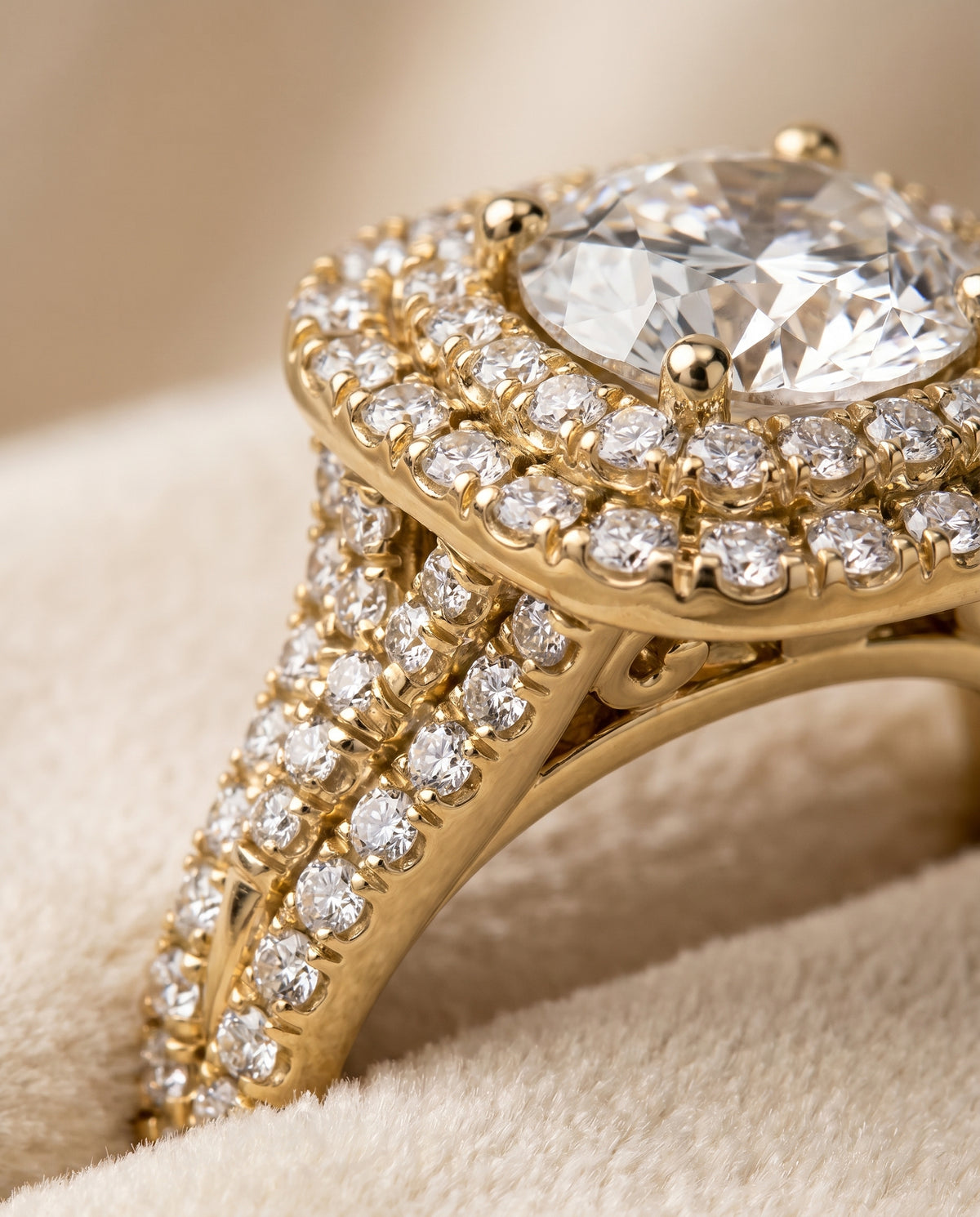 18K Yellow Gold band of The Lyra round engagement ring setting | RockHer