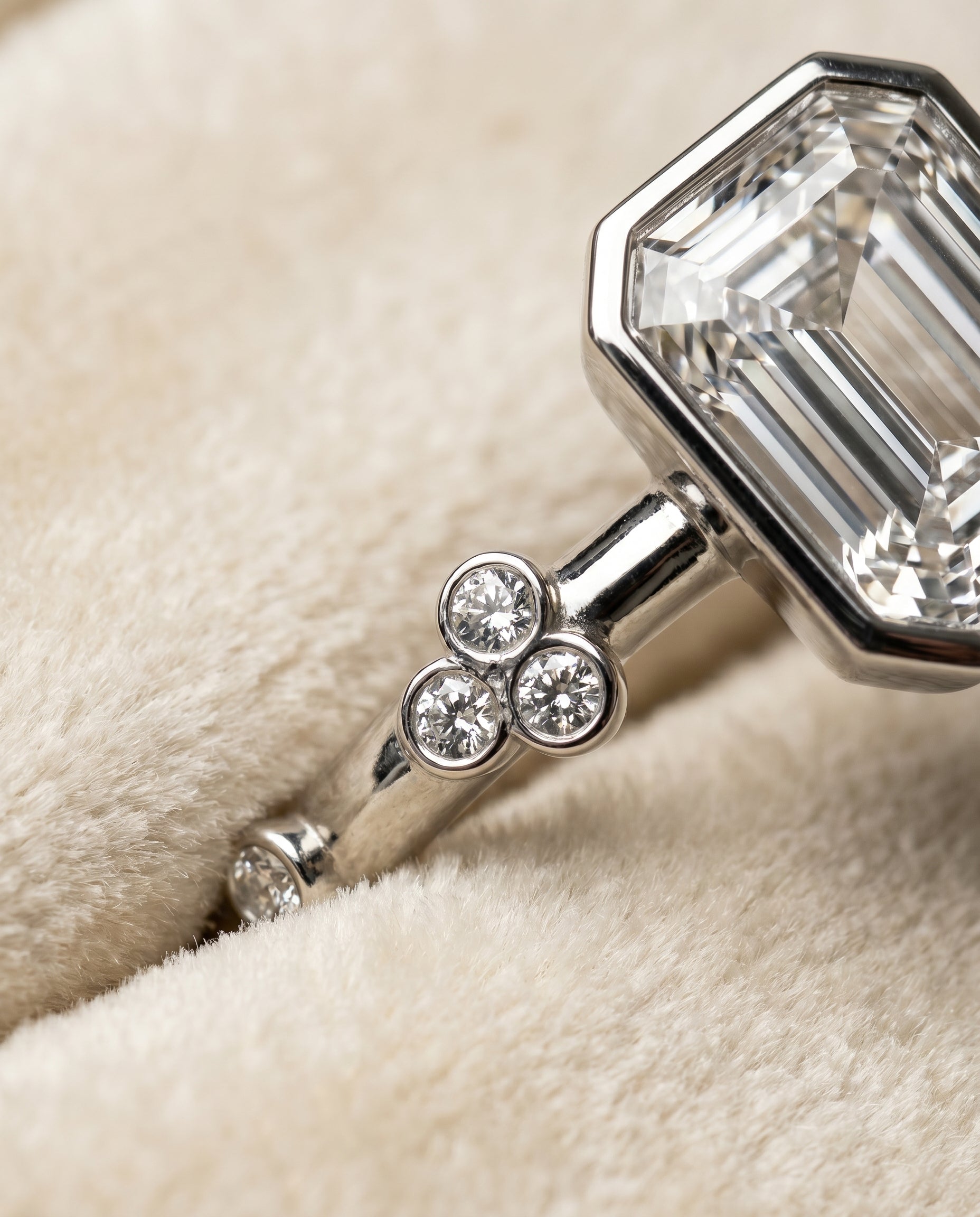 Platinum band of The Miley emerald engagement ring setting | RockHer