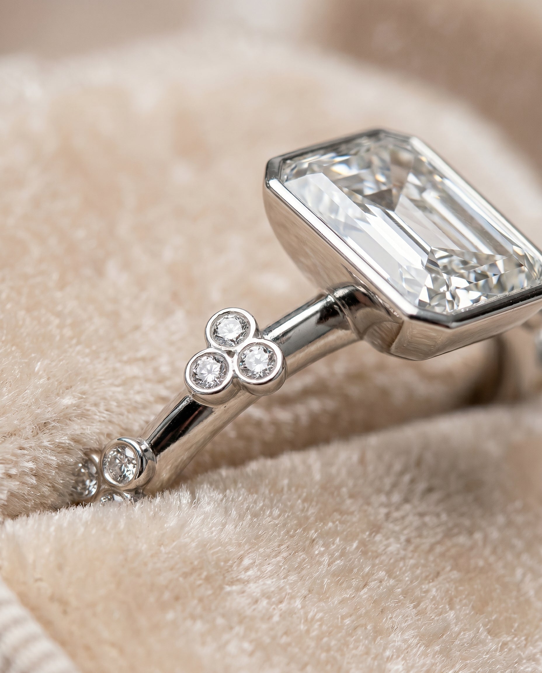 Platinum band of The Miley radiant engagement ring setting | RockHer