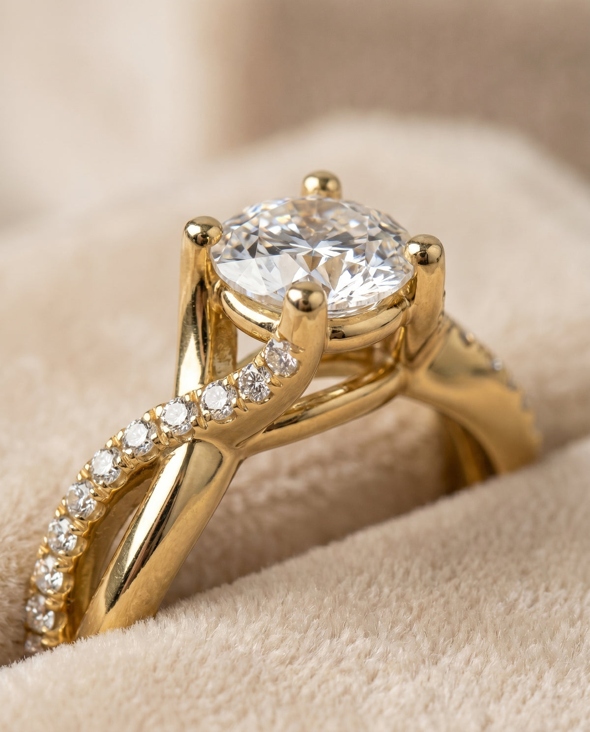18K Yellow Gold band of The Ottava round engagement ring setting | RockHer