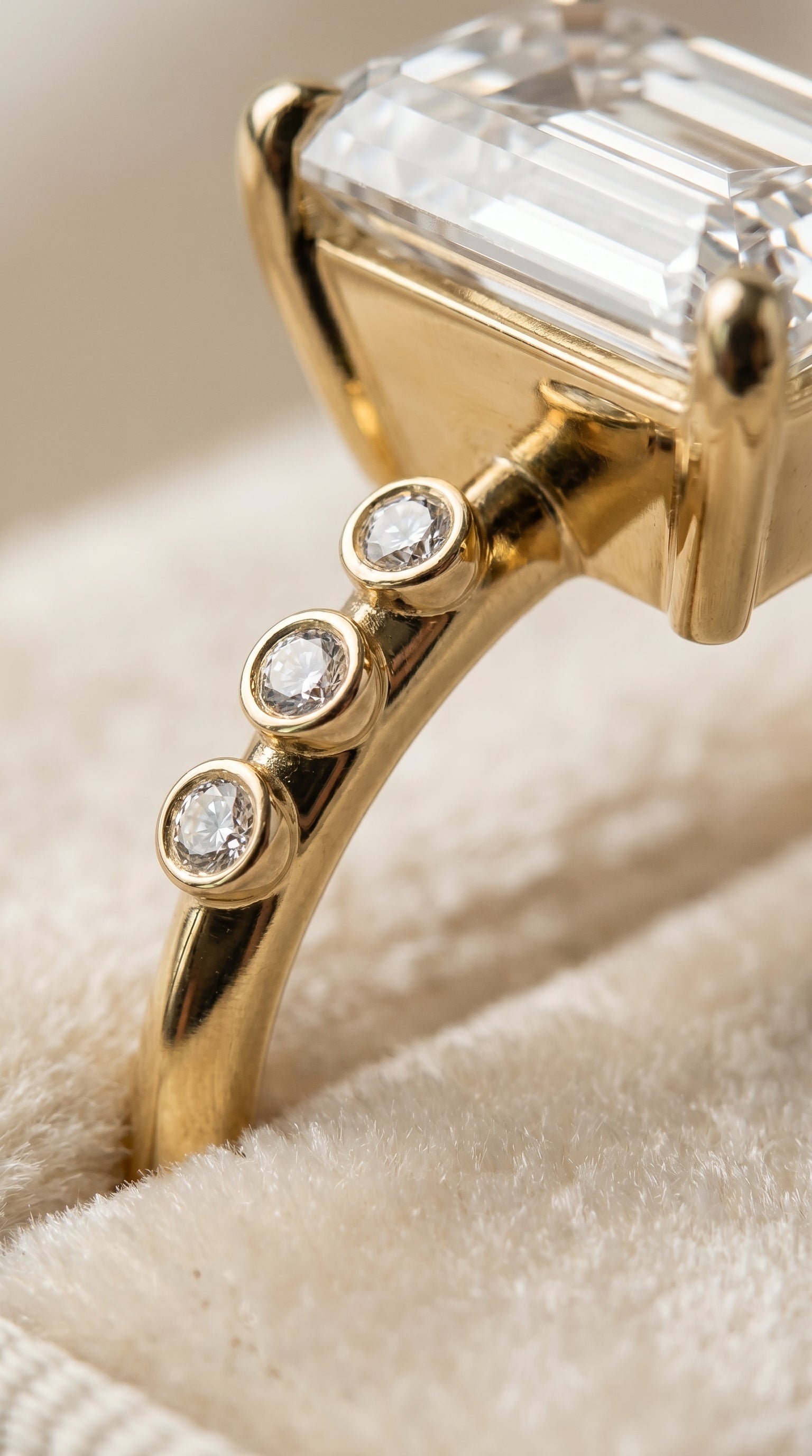 18K Yellow Gold band of The Peggy emerald engagement ring setting | RockHer