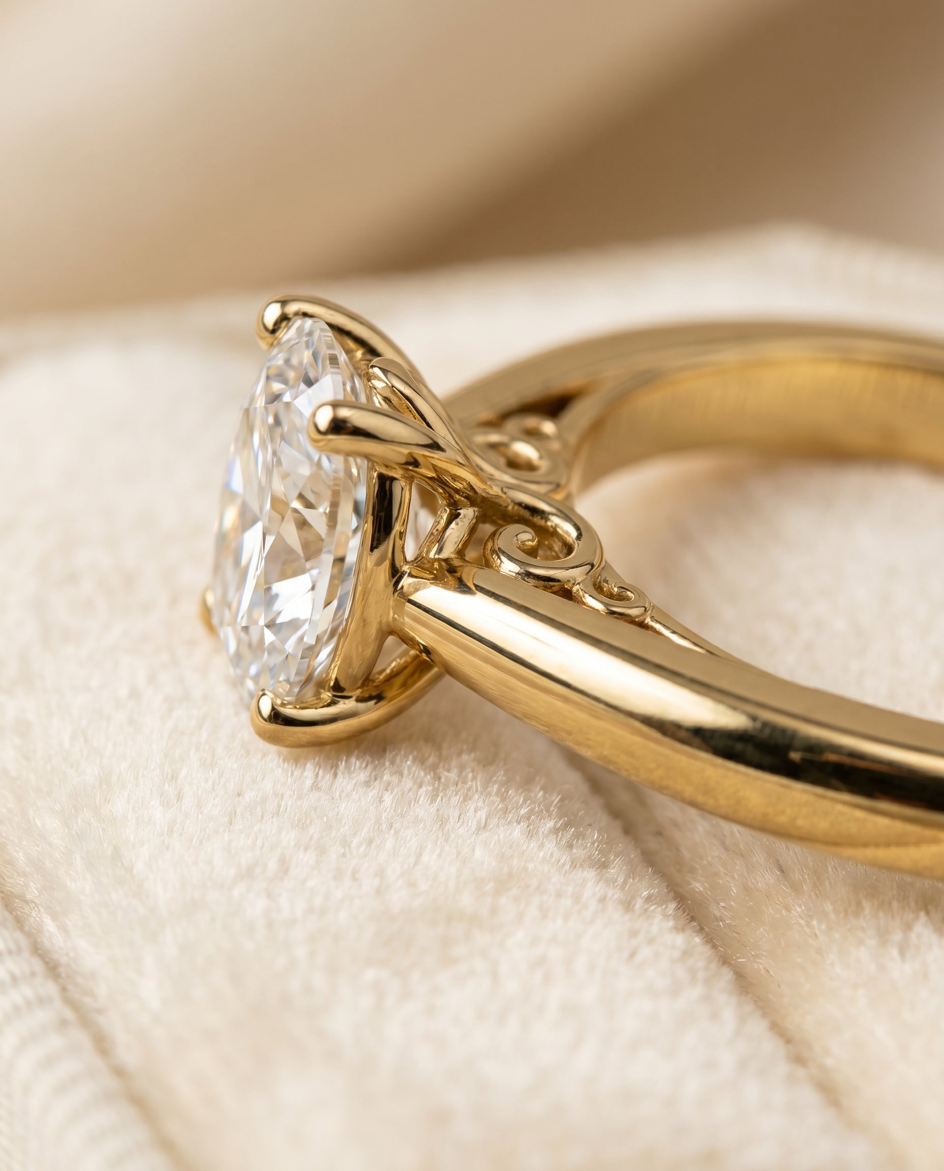 18K Yellow Gold band of The Rio oval engagement ring setting | RockHer