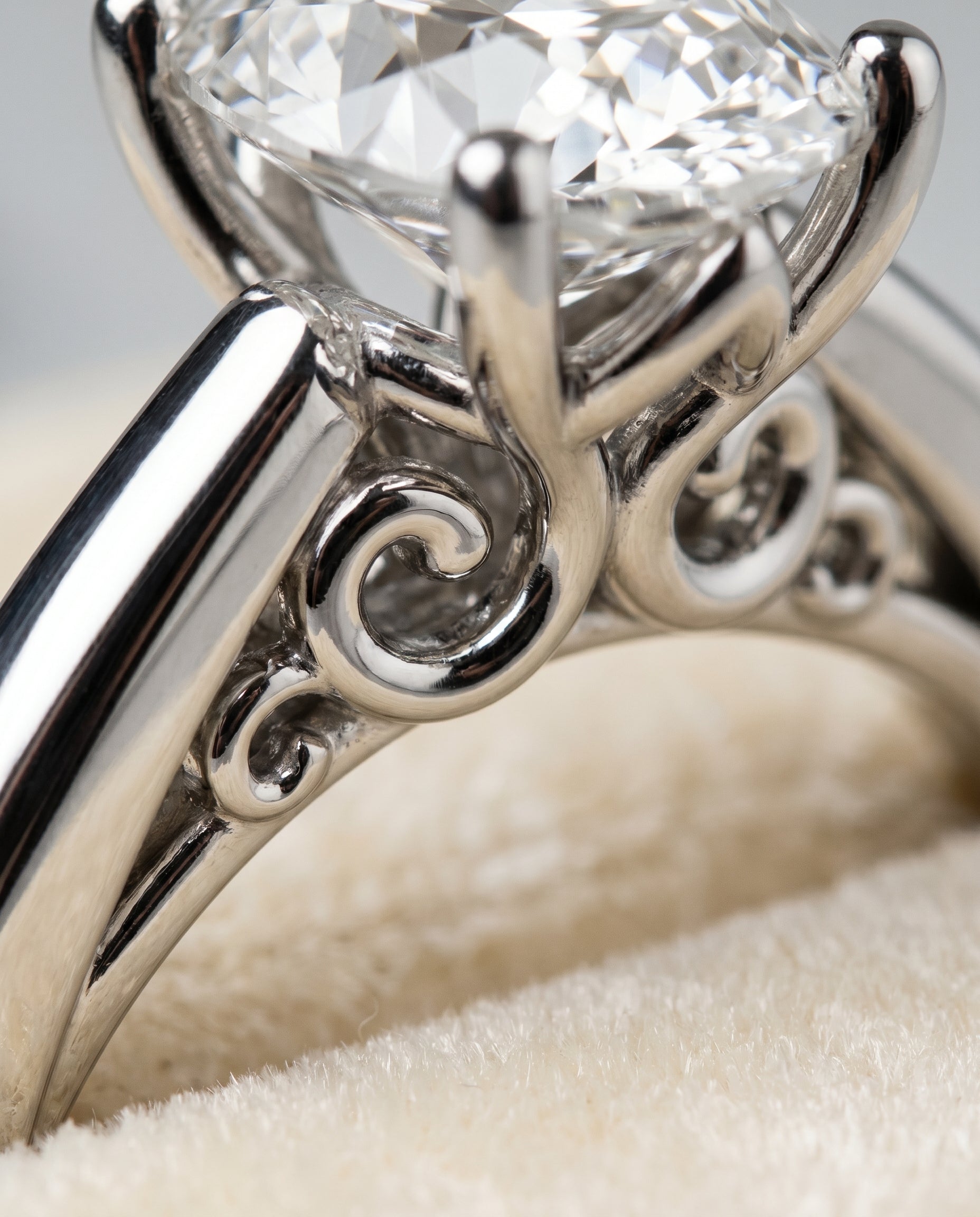 Platinum band of The Rio oval engagement ring setting | RockHer