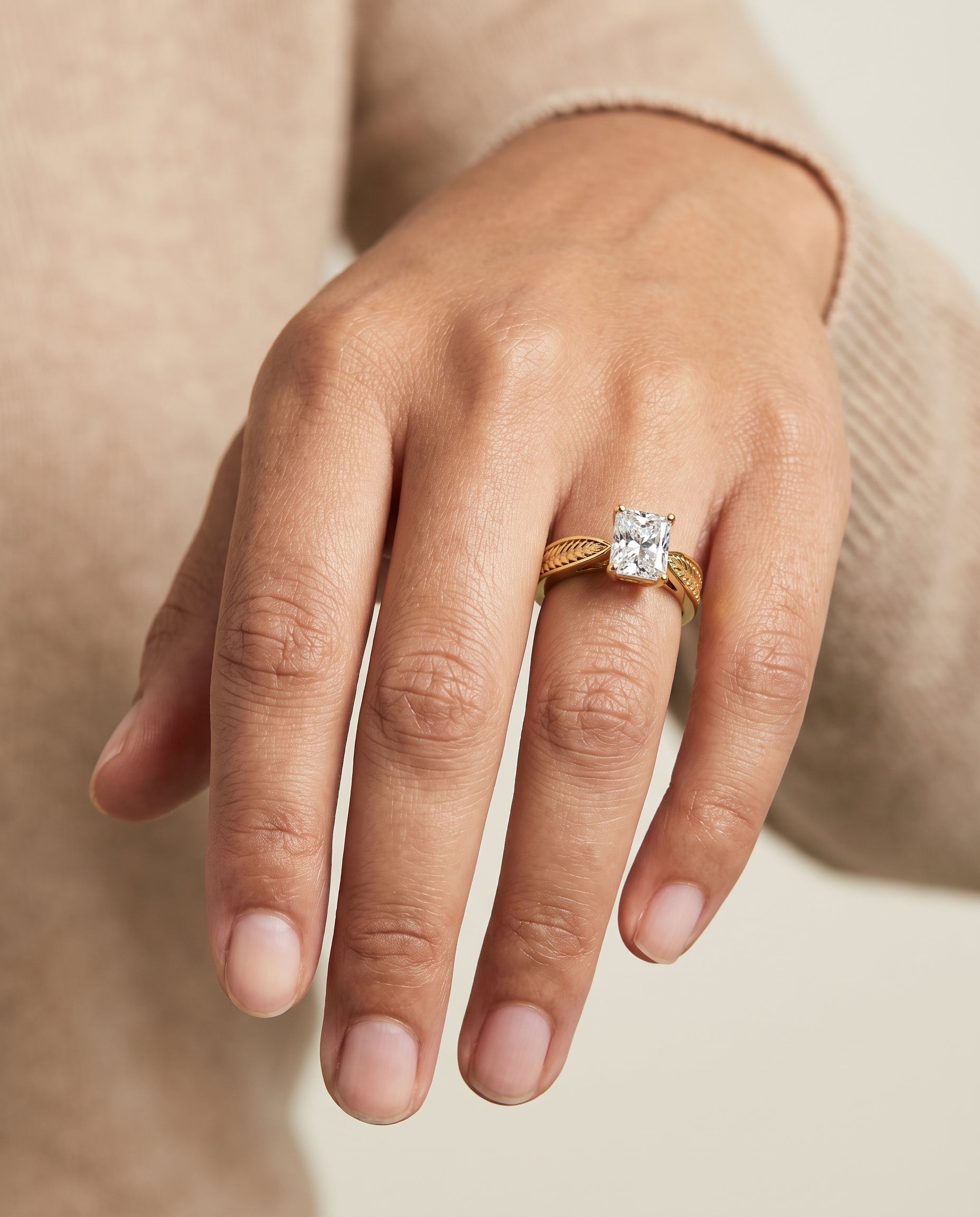 The Roberta engagement ring setting in 18K Yellow Gold, vintage leaf pattern solitaire cut design | RockHer
