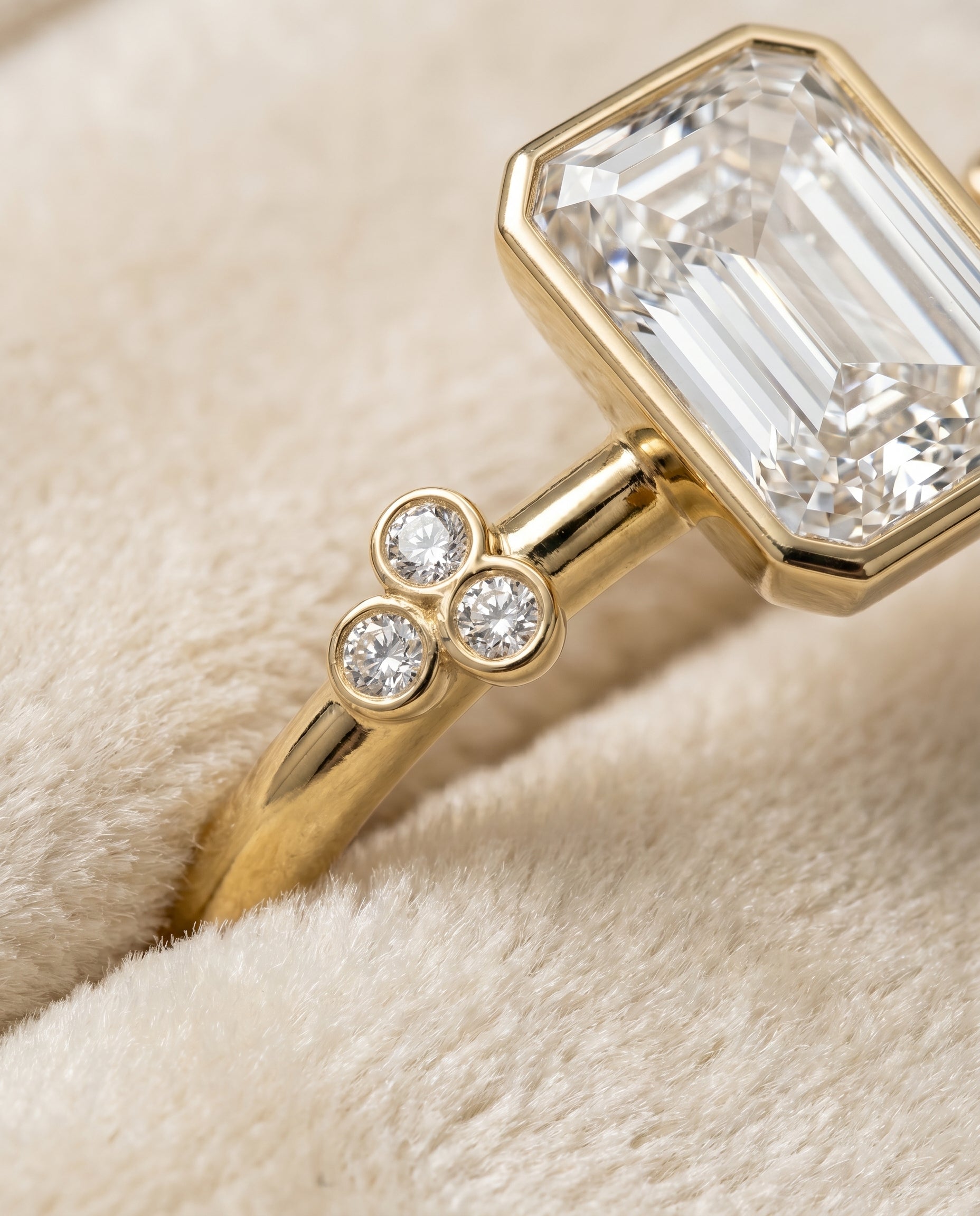 18K Yellow Gold band of The Selena radiant engagement ring setting | RockHer