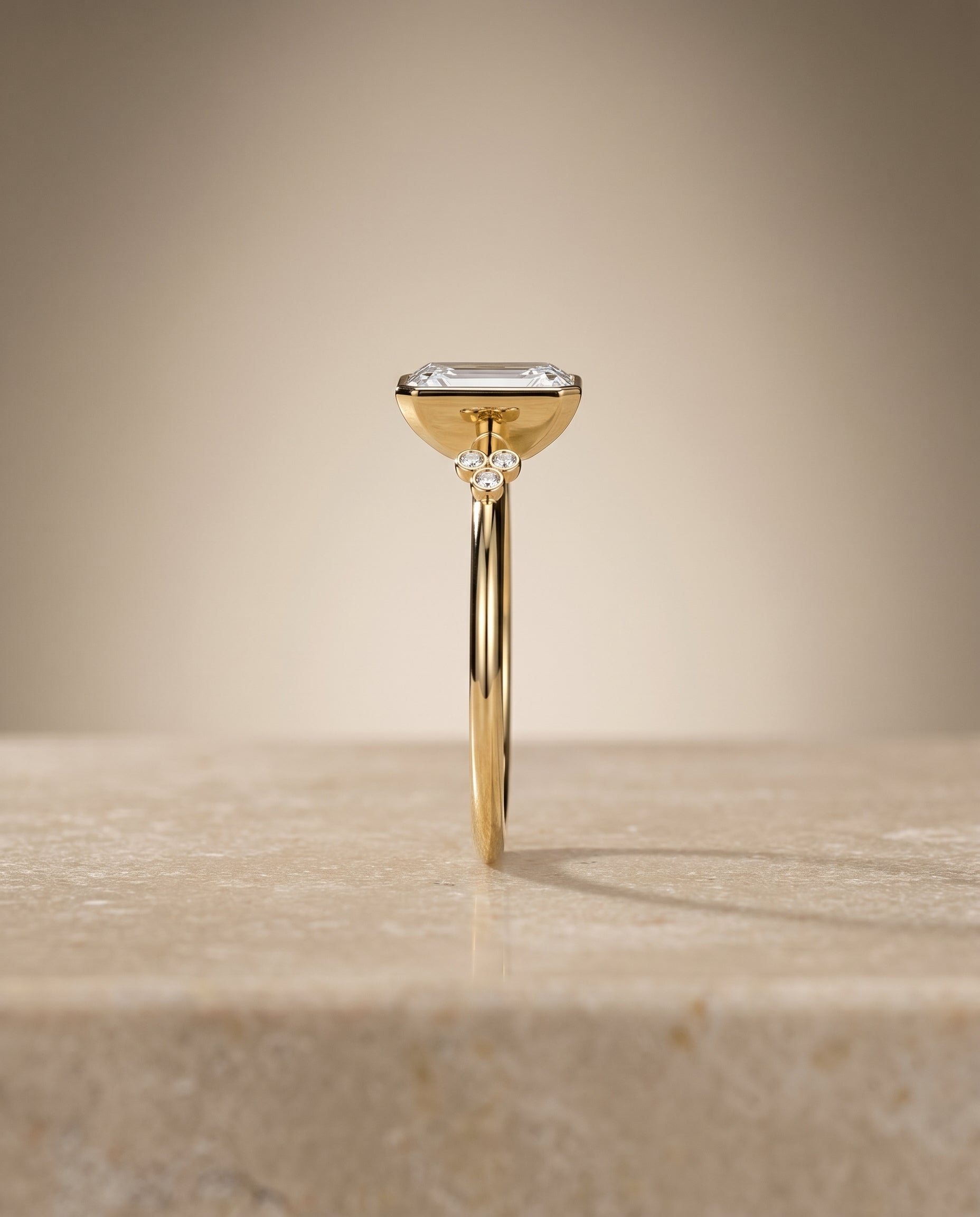 The Selena setting for radiant diamonds, made to order in 18K Yellow Gold | RockHer