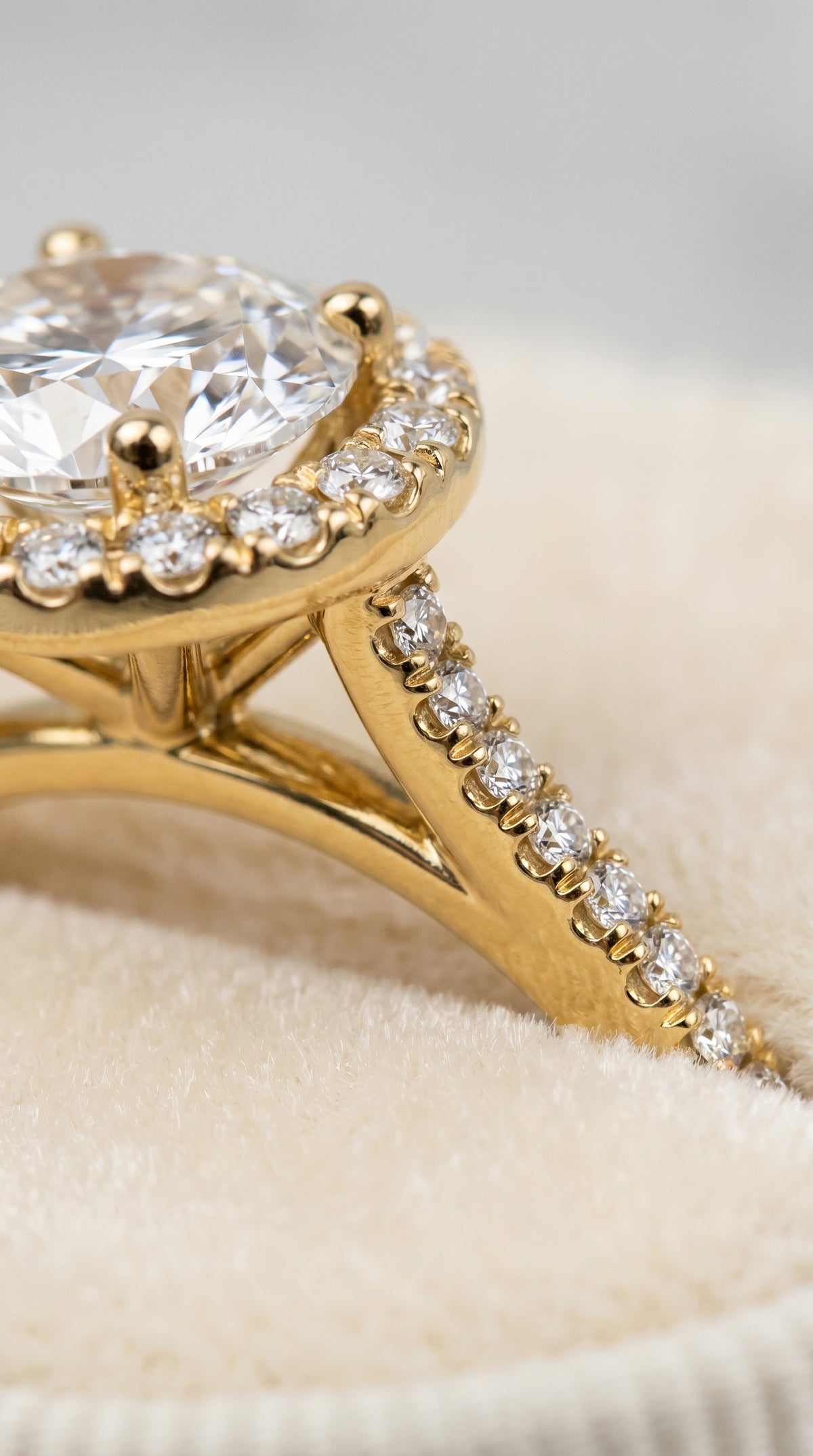 18K Yellow Gold band of The Sonata round engagement ring setting | RockHer