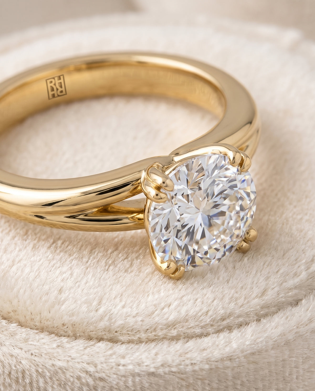 The Spring East West Eight Claw Comfort Fit Solitaire Round Engagement Ring Setting in 18K Yellow Gold