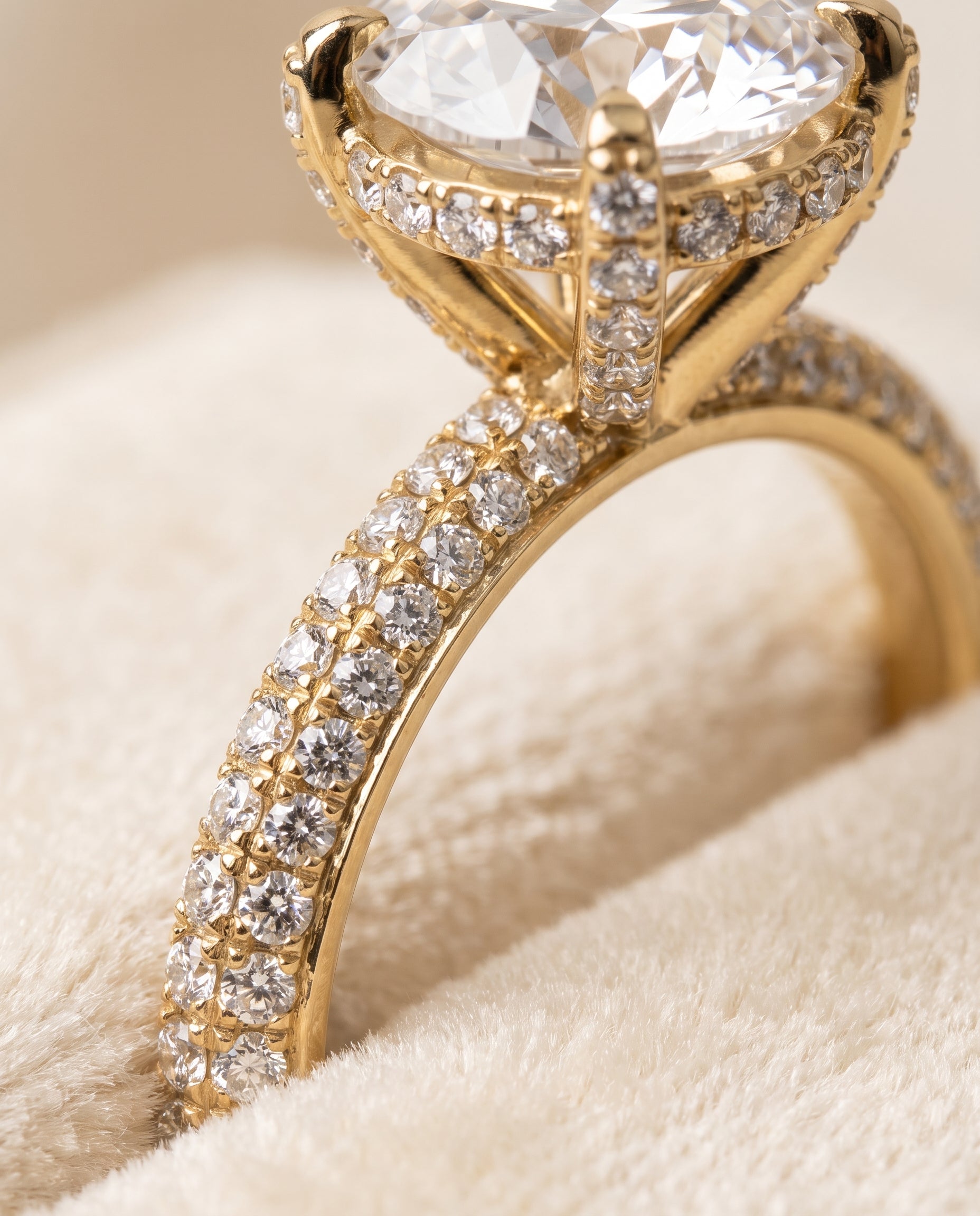 18K Yellow Gold band of The Tina round engagement ring setting | RockHer