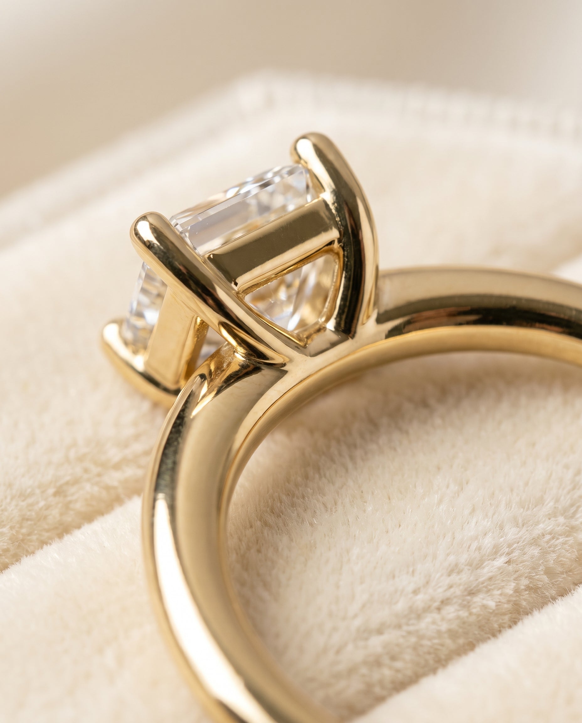 18K Yellow Gold band of The Tori radiant engagement ring setting | RockHer