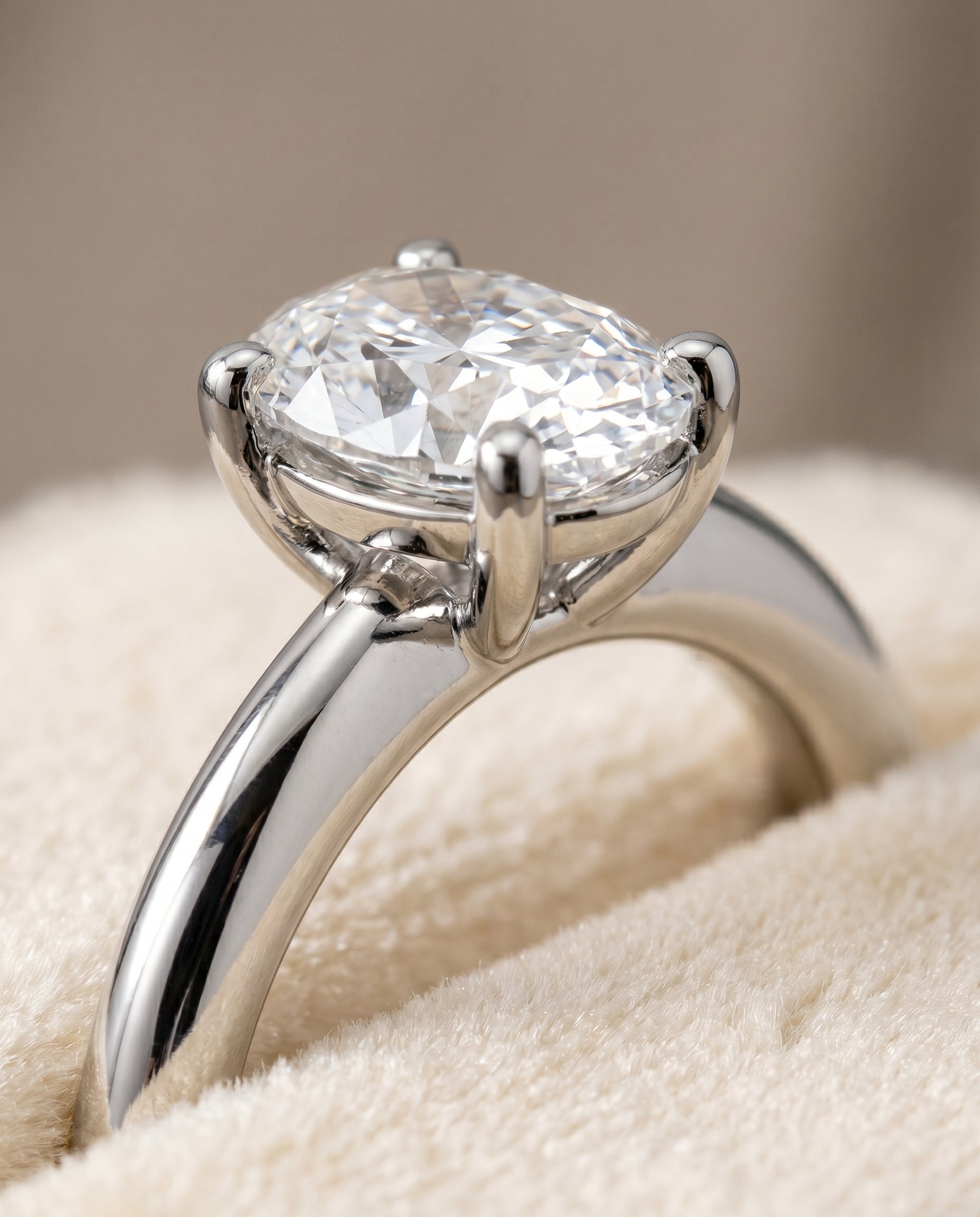 Platinum band of The Tori oval engagement ring setting | RockHer