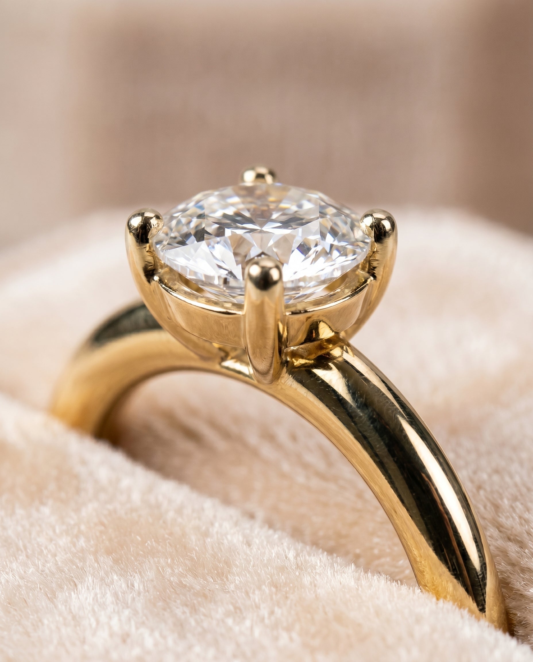 18K Yellow Gold band of The Tori round engagement ring setting | RockHer