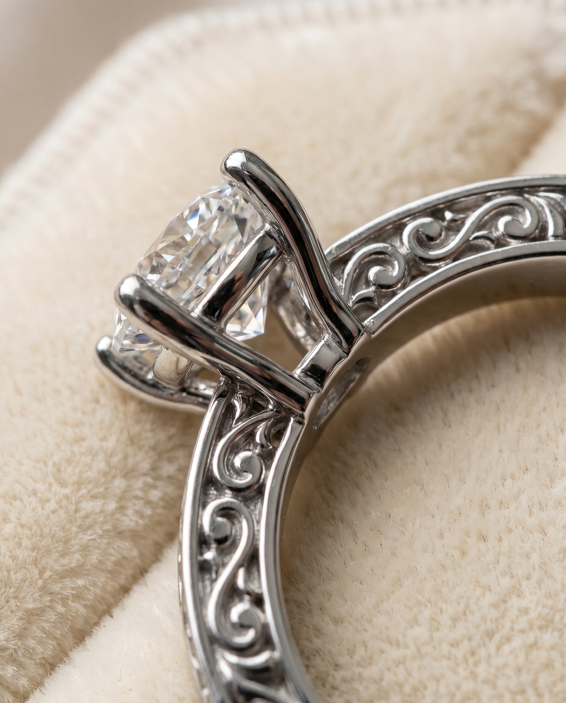 Platinum band of The Veronica cushion engagement ring setting | RockHer