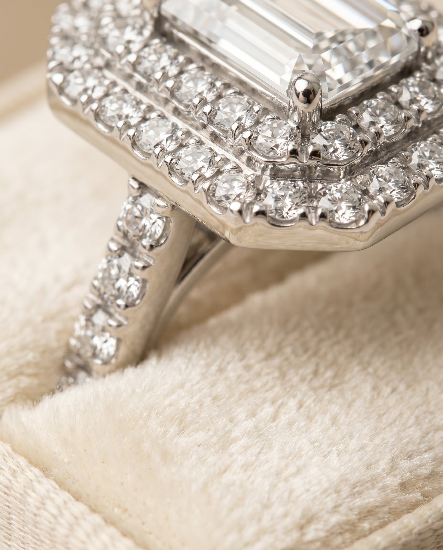 Platinum band of The Whitney emerald engagement ring setting | RockHer