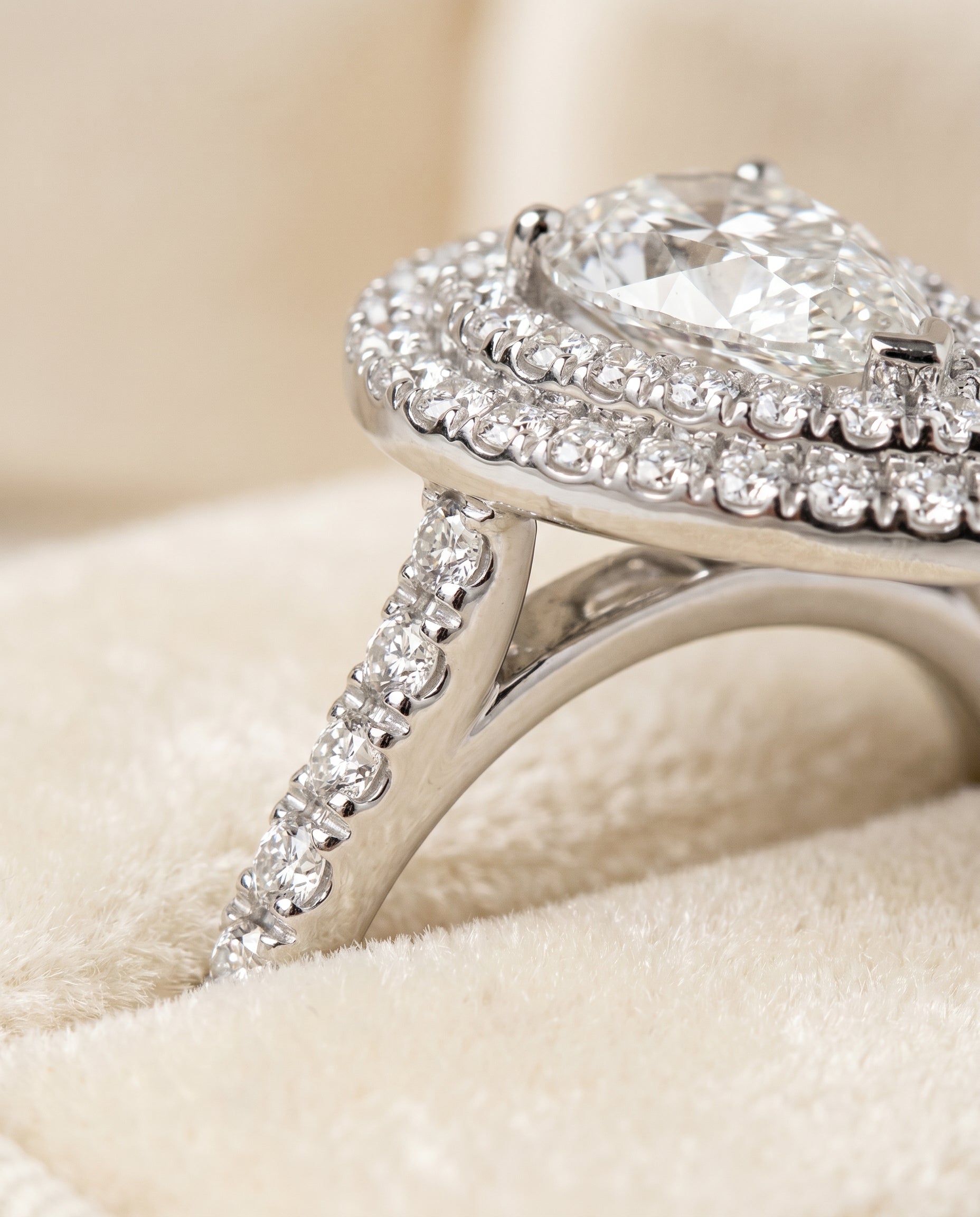 Platinum band of The Whitney pear engagement ring setting | RockHer