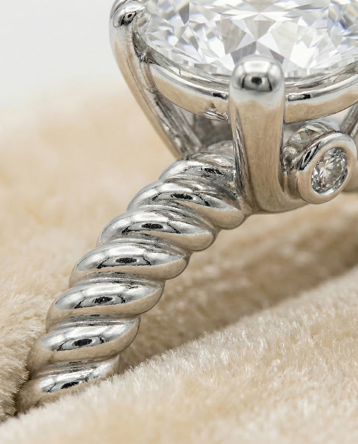 Round Brilliant, Twisted Rope Surprise Stone Solitaire, in Platinum – detail view | RockHer