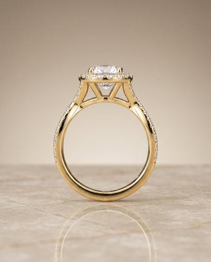 Round Brilliant, Twisted Scalloped Pavé Halo, in 18K Yellow Gold, pave setting – side profile | RockHer