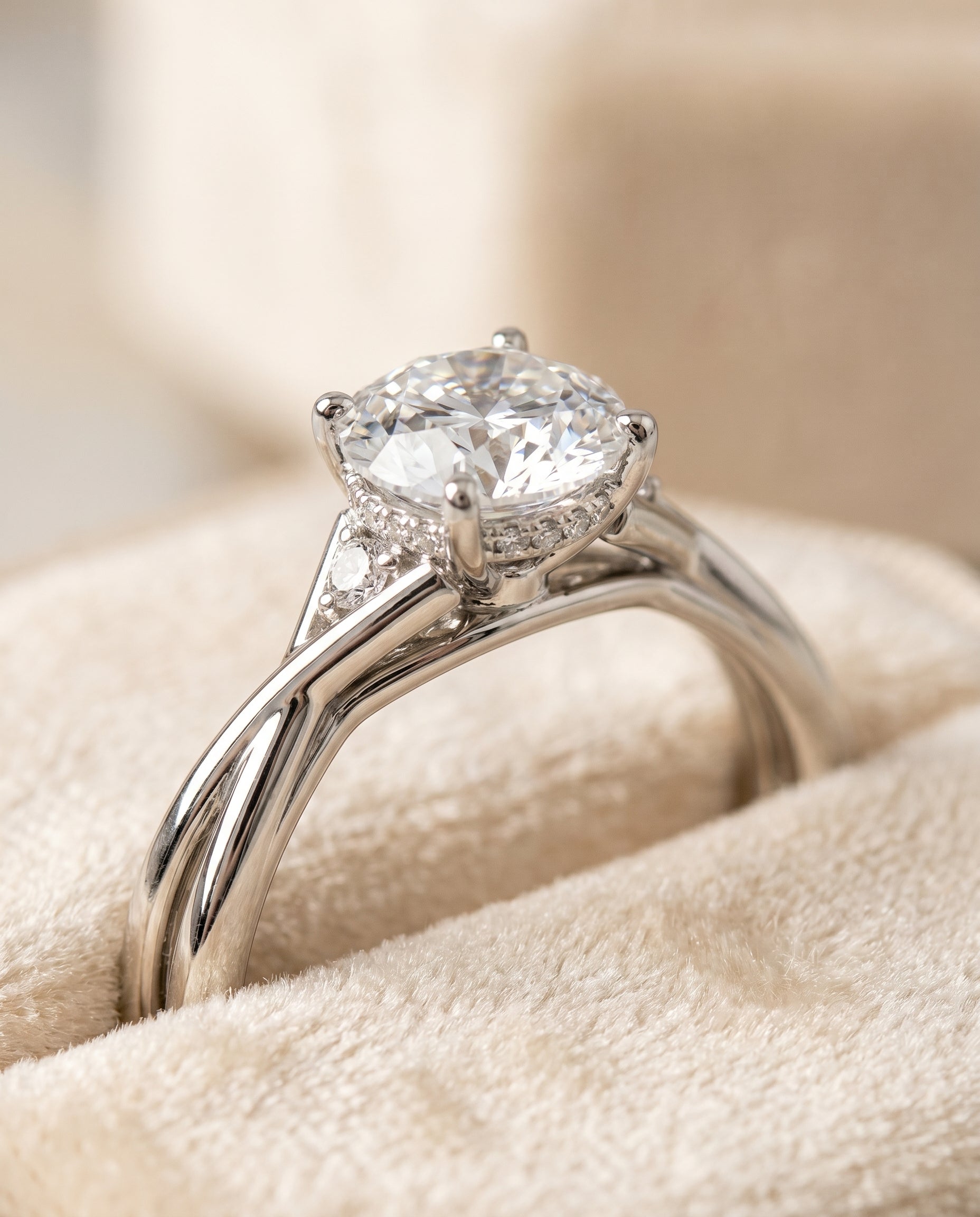 Platinum band of The Dusty round engagement ring setting | RockHer