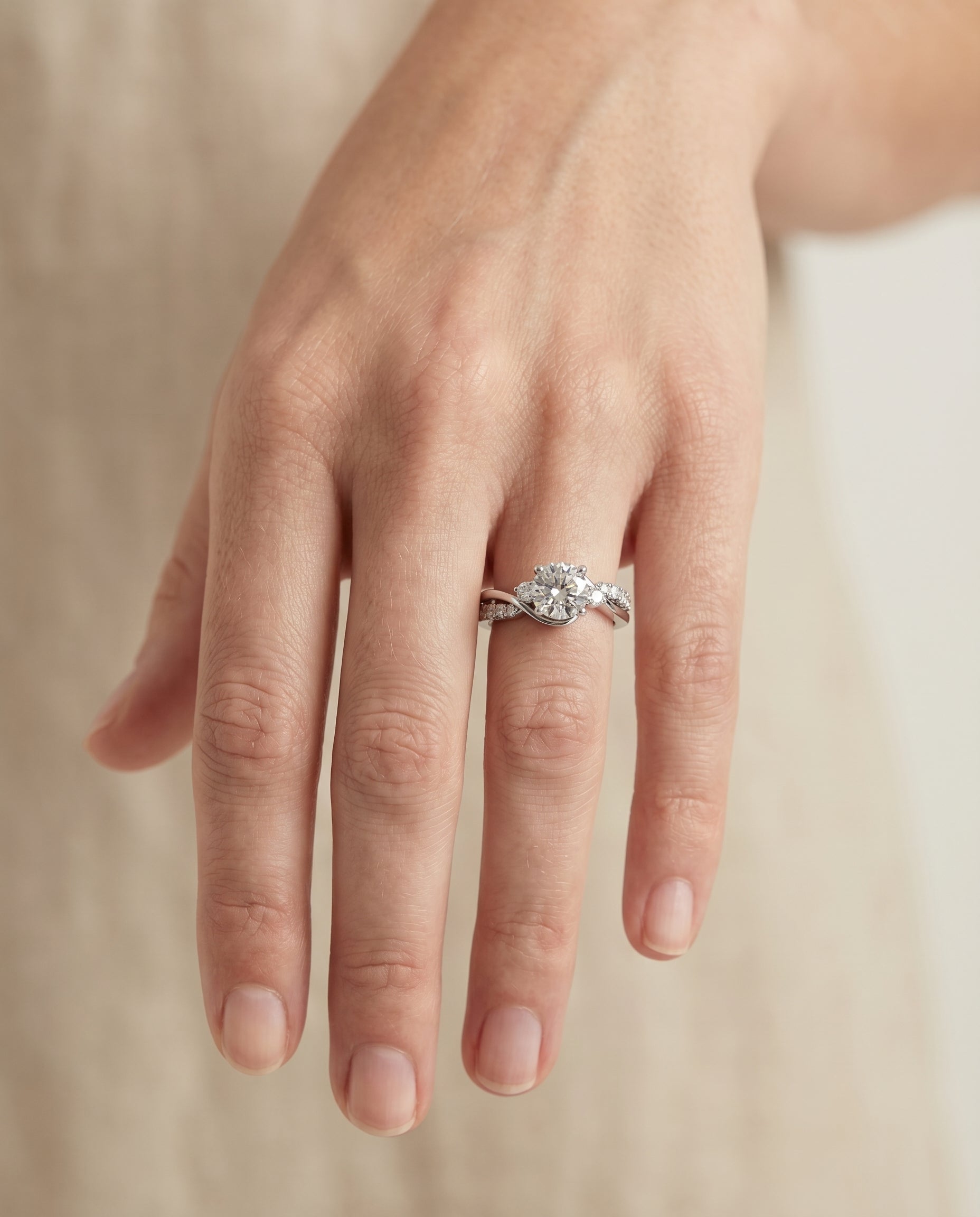 The Alice setting for round diamonds, made to order in 18K White Gold | RockHer