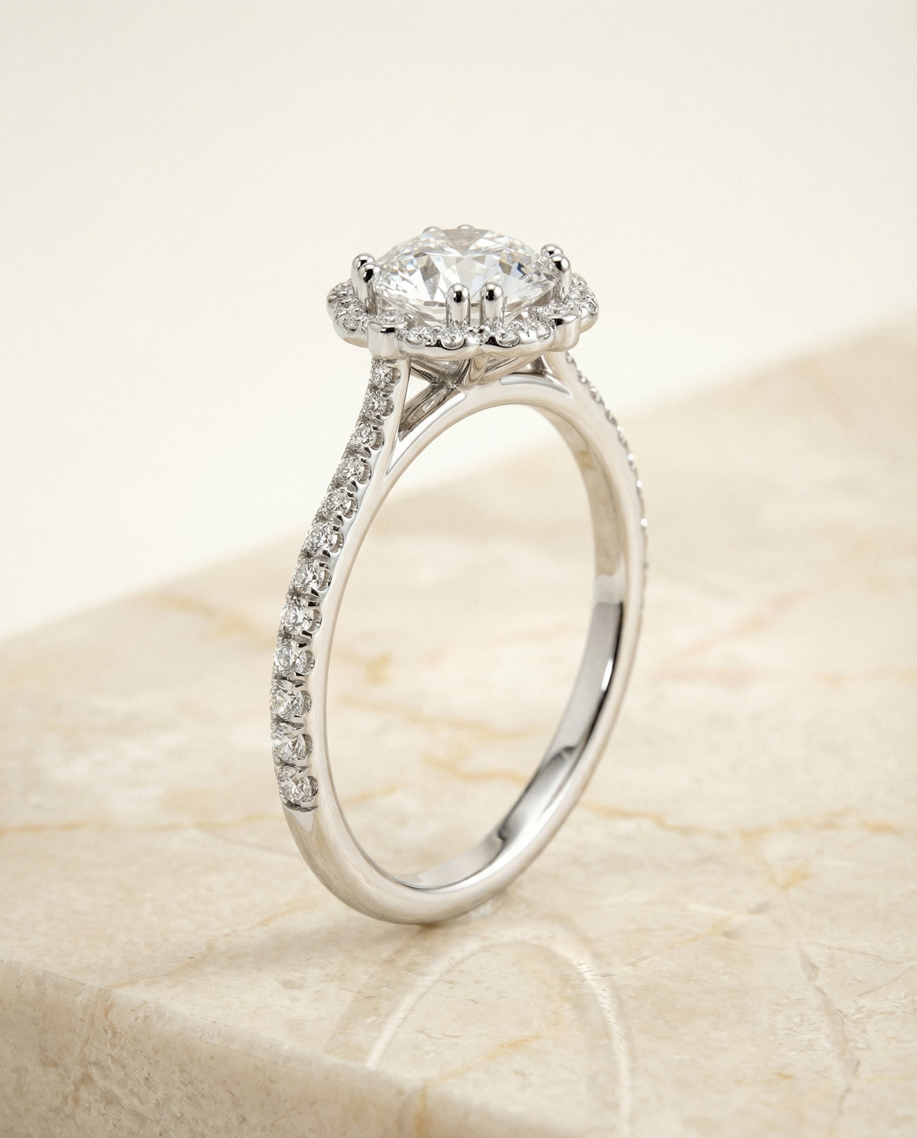 Florence Select Round engagement ring in Platinum