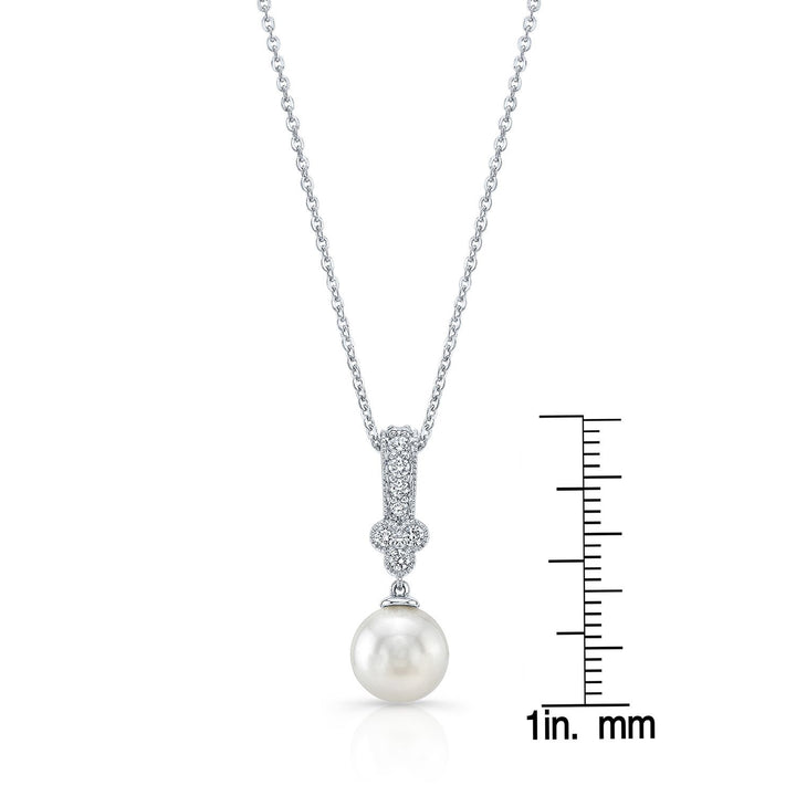 White Pearl And Diamond Drop Pendant With Clover And Pave Millgrained Bail In 14k White Gold (9.0-9.5mm) (si)