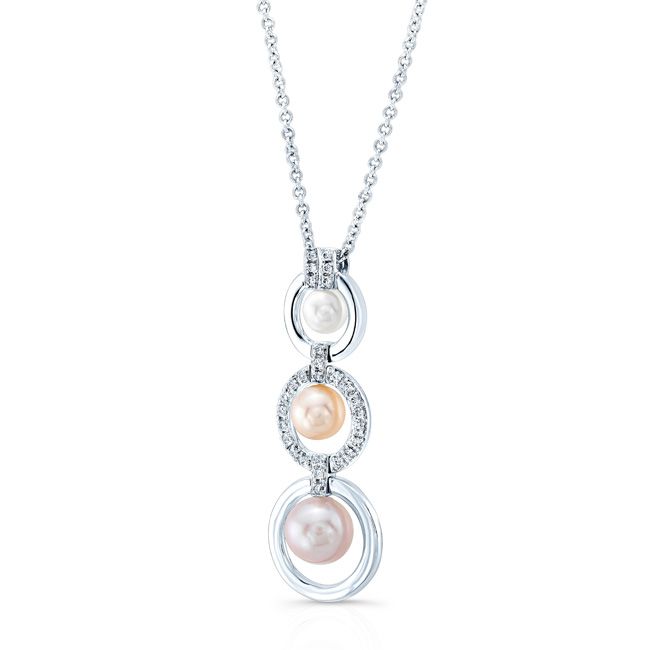 Graduated Pearl And Diamond Drop Pendant In 18k Gold