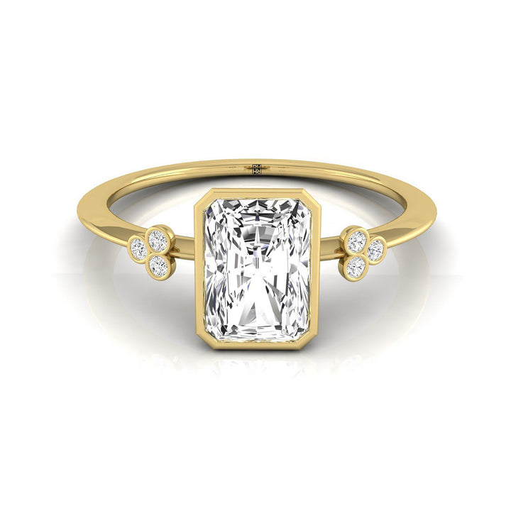 Clover Bezel Accent Solitaire Radiant, in 18K Yellow Gold – front view | RockHer